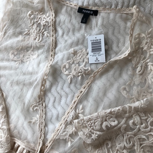 Torrid Women’s Plus Size Ivory Mesh Embroidered Duster Kimono - Picture 13 of 14